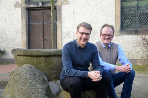 Sie freuen sich auf die gemeinsame Arbeit in der Martins-Kirchengemeinde: Vikar Jens Wening und Pastor Rainer Müller-Jödicke. Foto: Andrea Hesse